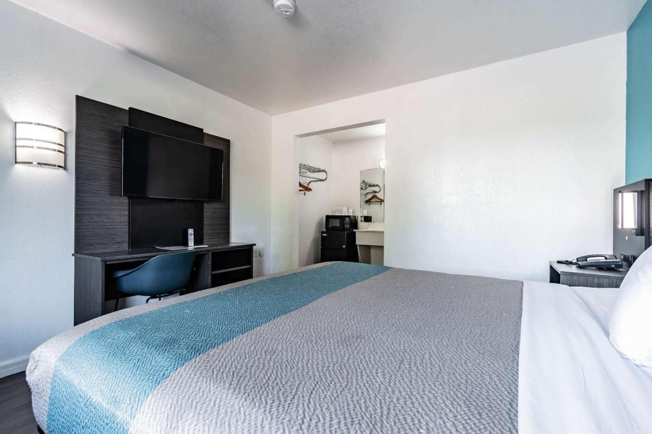 Motel 6 Tampa Near Fairgrounds - Casino Dış mekan fotoğraf