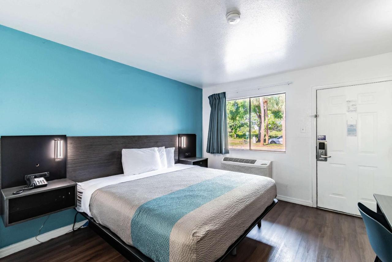 Motel 6 Tampa Near Fairgrounds - Casino Dış mekan fotoğraf