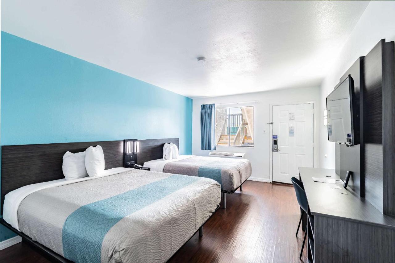 Motel 6 Tampa Near Fairgrounds - Casino Dış mekan fotoğraf